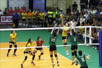 Clôture du tournoi international de volley-ball - Coupe de la Télévision de Vinh Long