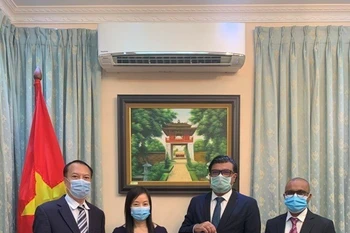 COVID-19 : le Vietnam fait don de 20.000 dollars aux Maldives