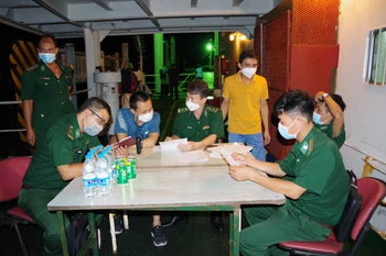 Huit marins birmans secourus au large de Bà Ria-Vung Tàu