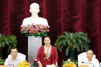 La présidente de l’AN Nguyen Thi Kim Ngan se rend à Binh Thuân