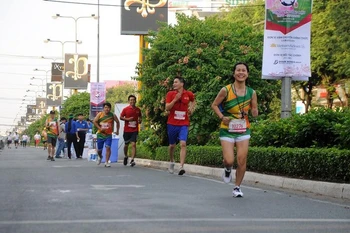 Plus de 2.000 sportifs en lice à un tournoi de marathon à Can Tho 