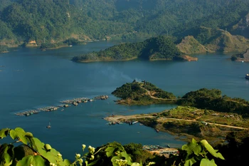 Écotourisme et sites archéologiques à Lâm Binh