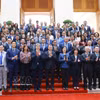 Le Premier ministre Le Minh Hung et la délégation de dirigeants de 52 grandes entreprises américaines à Hanoï. Photo : VNA