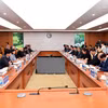 La séance de travail entre le ministre vietnamien des Finances, Ngo Van Tuan et l'ambassadeur Rick Switzer, chef adjoint du Bureau du représentant américain au Commerce. Photo : mof.gov.vn