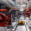 Ligne de production du véhicule électrique Fiat 500 BEV. Photo : AFP/VNA