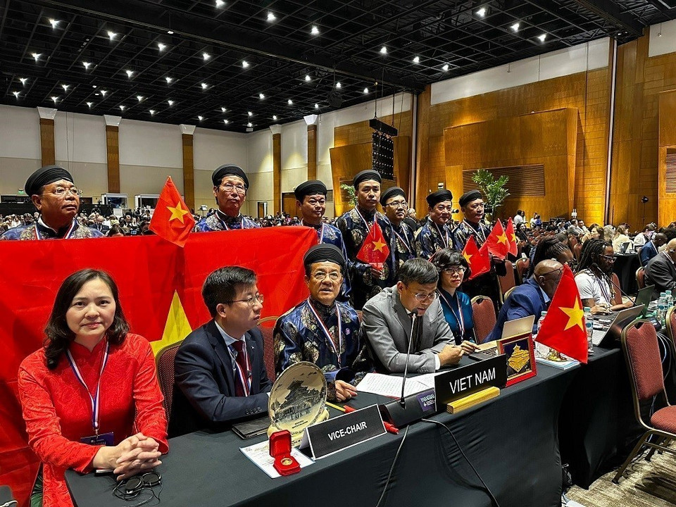 La délégation du Vietnam à la 19e session du Comité intergouvernemental pour la sauvegarde du patrimoine culturel immatériel à Asunción, au Paraguay.
