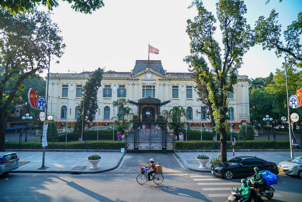 C'est la première fois que le Palais du Tonkin était ouvert aux touristes. Photo: VNA