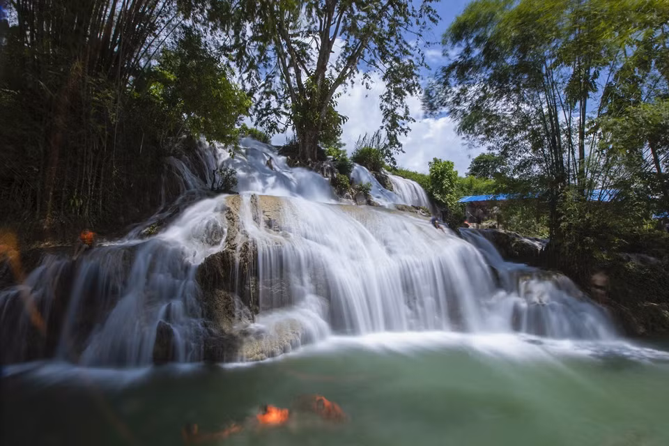 Elle devient une destination attrayante à Hoa Binh grâce à ses magnifiques paysages. Photo: VNA