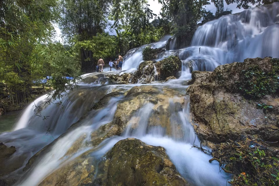 La beauté poétique de la cascade Trang à Hoa Binh. Photo: VNA