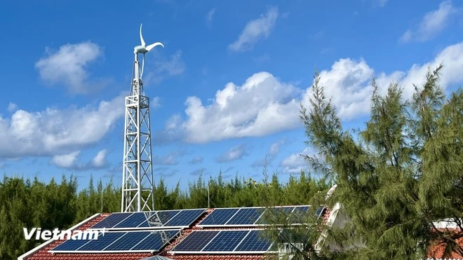 Système d'énergie propre sur les îles. Photo: Vietnam+