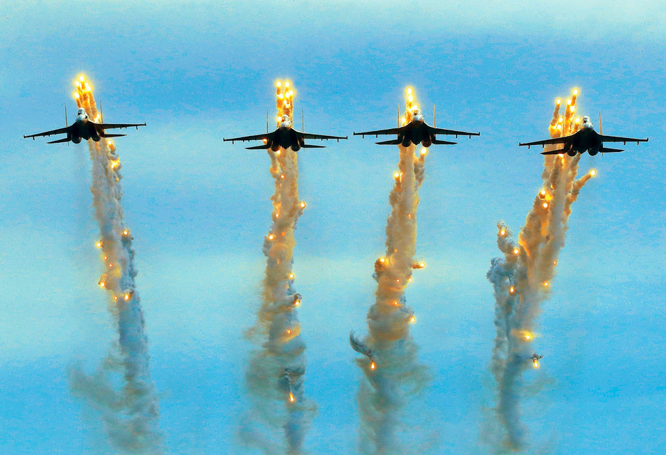 La présentation des Su30-MK2 prévue lors de la cérémonie d'ouverture. Photo : VNA
