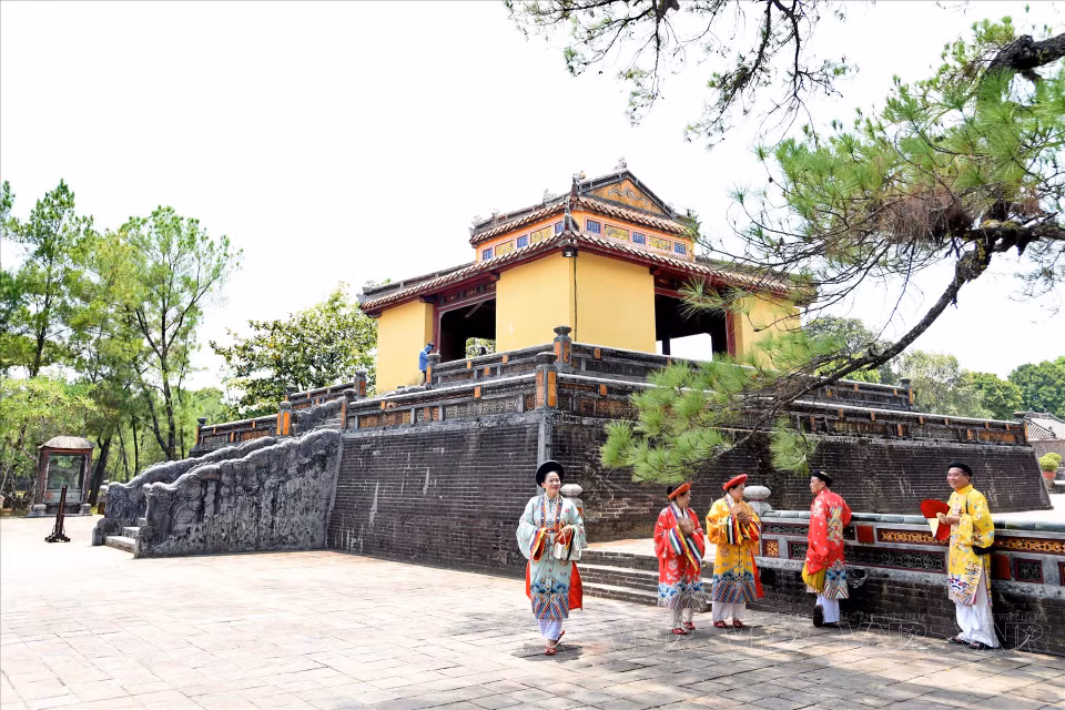 La beauté ancienne de Bi Dinh, pavillon des stèles à Hieu Lang. Photo: VI/VNA