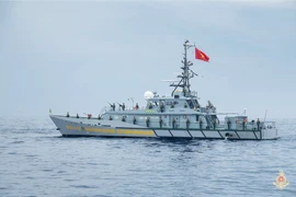 Des forces armées navales prêts pour le défilé maritime