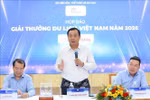 Lors de la Conférence de presse marquant le lancement des Prix du Tourisme vietnamien 2025. Photo:VNA