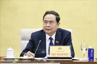 Le plus haut législateur Trân Thanh Mân s'exprime lors de la réunion. Photo: VNA