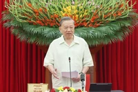 Le secrétaire général du Parti Tô Lâm, également chef du Comité central chargé du développement des sciences, des technologies, de l’innovation et de la transformation numérique, s'exprime lors de la réunion. Photo: VNA