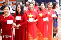 Des électrices du quartier de Hoa Lu, province de Ninh Binh (Nord). Photo: VNA 