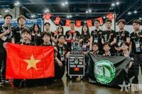L’équipe de robotique GreenAms 24751 du lycée d’excellence Hanoï-Amsterdam. Photo: qdnd.vn