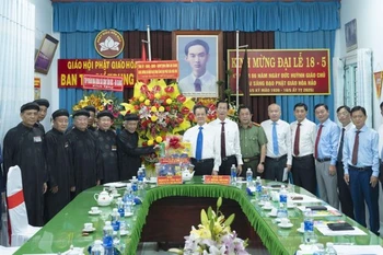 An Giang : félicitations à l’occasion du 86e anniversaire de la fondation du bouddhisme Hoa Hao