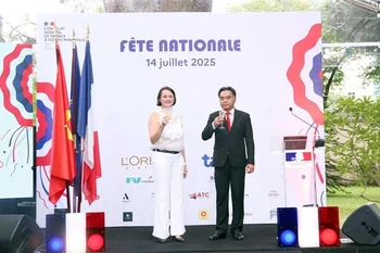 Nguyên Lôc Hà, vice-président du Comité populaire de Hô Chi Minh-Ville, et la consule générale de France à Hô Chi Minh-Ville, Emmanuelle Pavillon-Grosser, lors de l'événement. Photo: VNA