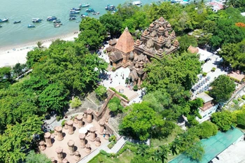 Tours de Pô Nagar. Photo: VNA