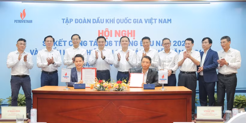 Signature du protocole d'accord entre PVEP et PV Gas