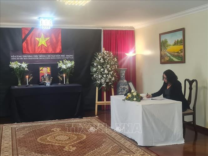 Des responsables et amis au Brésil et en Chine rendent hommage posthume au SG Nguyen Phu Trong