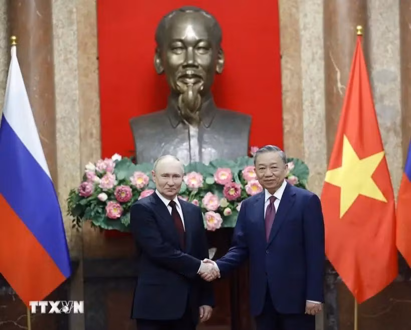 Le président du Vietnam, To Lam (droite) et son homologue russe Vladimir Poutine. Photo: VNA