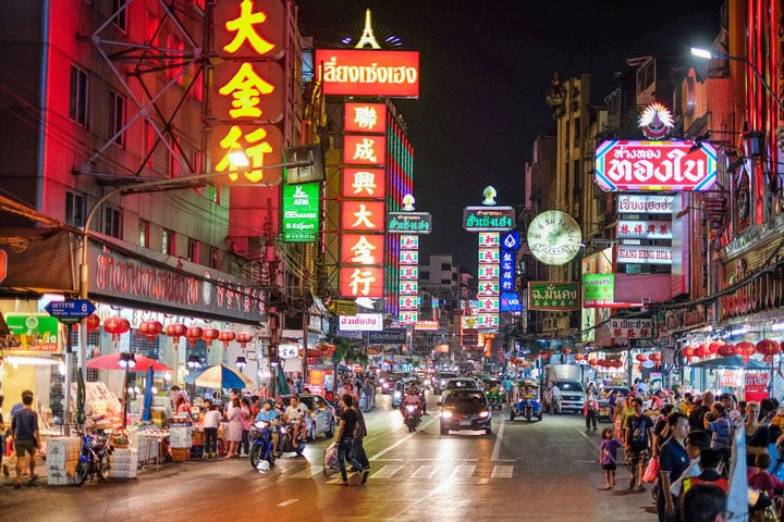 Une rue du quartier chinois à Bangkok. Photo; shutterstock.com