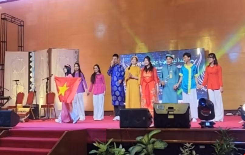 Un spectacle d'étudiants vietnamiens au 19e Forum culturel des jeunes de l’ASEAN. Photo: VNA