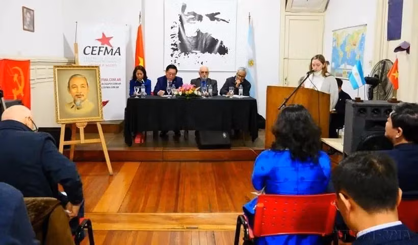 Le séminaire « Hô Chi Minh et les relations Vietnam-Amérique latine » organisée conjointement par le PCA et l'Ambassade du Vietnam en Argentine en août 2024. Photo : VNA