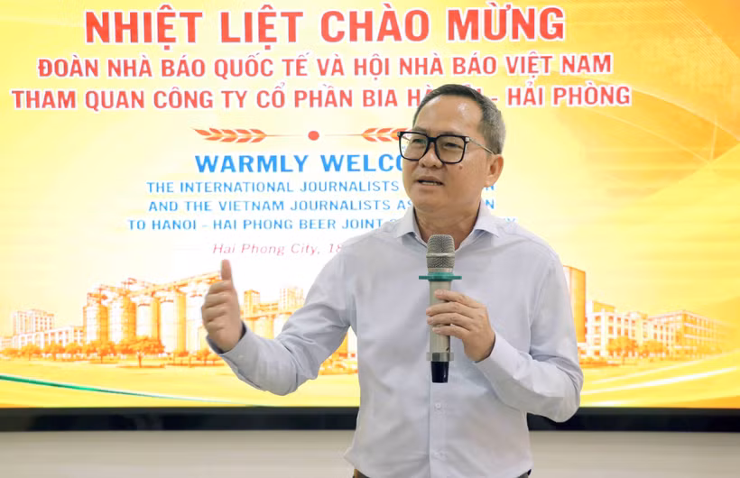 Le président du Club des journalistes cambodgiens Puy Kea s'exprime. Photo: VNA