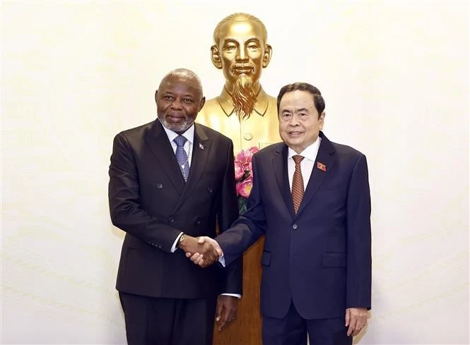 Le président de l'AN Tran Thanh Man (droite) rencontre son homologue du Congo Vital Kamerhe. Photo: VNA