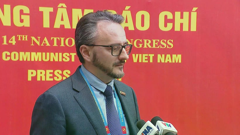 Mikhail Kostrikov, rédacteur en chef adjoint du journal Pravda et membre du Comité central du Parti communiste de la Fédération de Russie. Photo: VNA