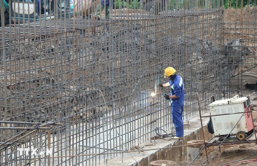 Chantier du projet de l’autoroute Cao Lanh – An Huu (première phase). Photo: VNA