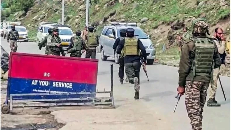 Les forces de sécurité indiennes sont déployées sur le site d'une attaque contre des touristes à Pahalgam, le 22 avril 2025. Photo : ANI/VNA