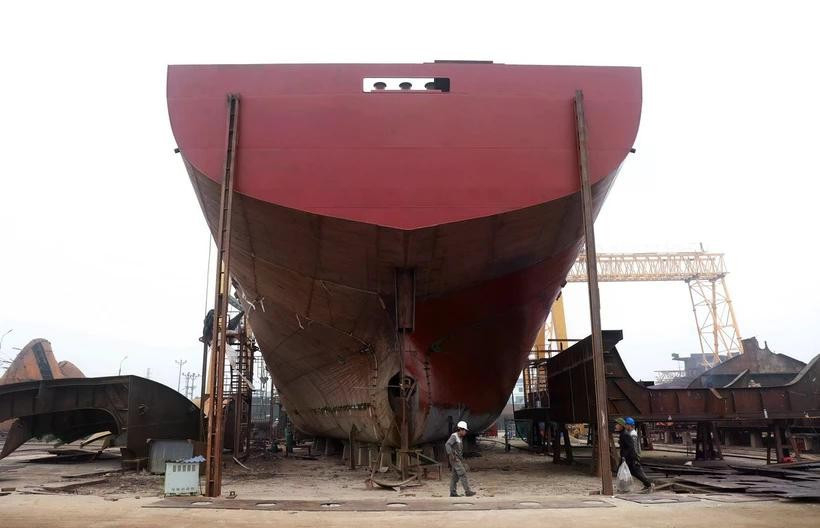 Construction de nouveaux navires au chantier naval de Phu An, district de Truc Ninh, province de Nam Dinh. Photo: VNA