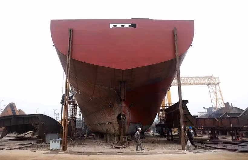 Construction de nouveaux navires au chantier naval de Phu An, district de Truc Ninh, province de Nam Dinh. Photo: VNA