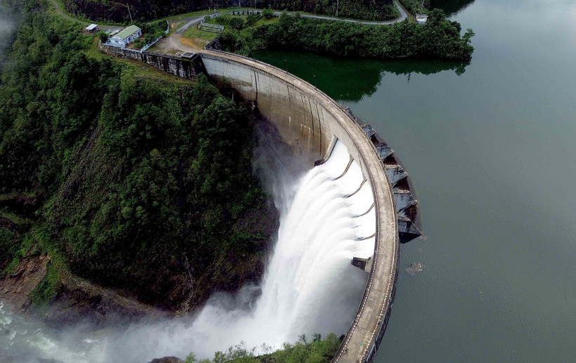 Nâm Chiên, plus grand barrage voûte du pays