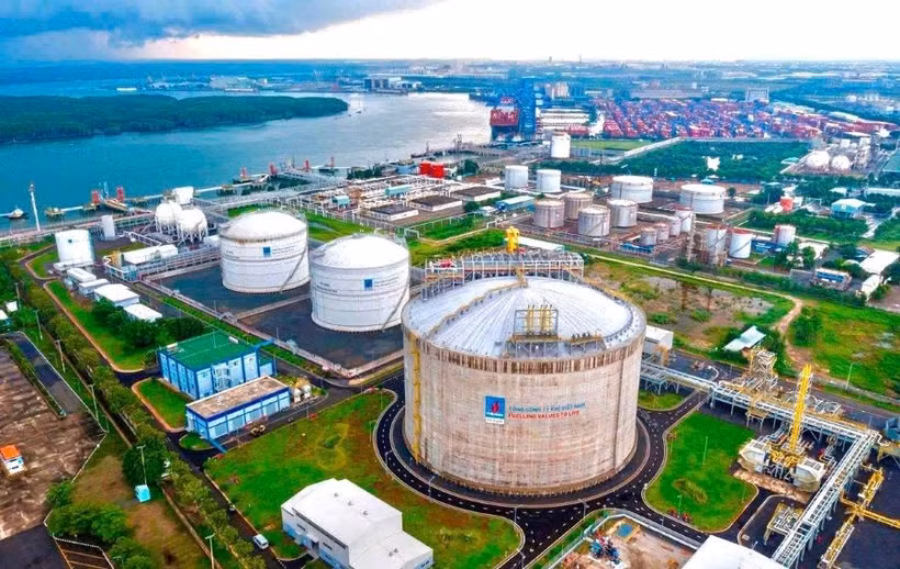 Projet d'entrepôt de GNL du Centre-Nord avec un investissement total de près de 27 000 milliards de dongs à Vung Ang, province de Hà Tinh. Photo: baohatinh.vn