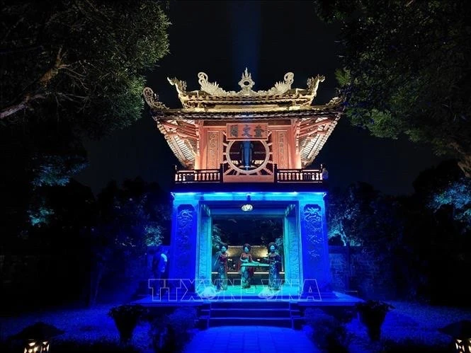 Représentation artistique au Temple de la Littérature. Photo: VNA 