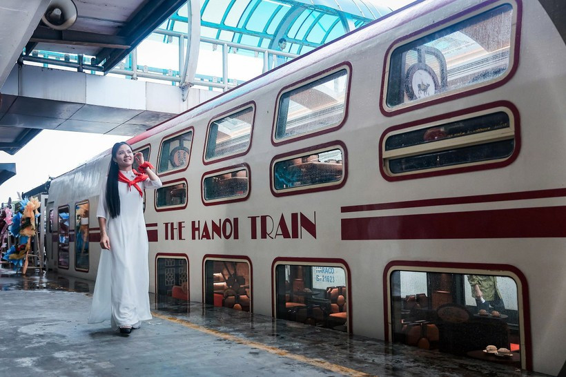 L'industrie ferroviaire lance le train touristique "Hanoi Cing portes". Photo: VietnamPlus