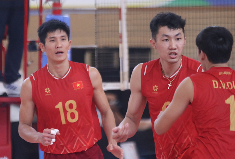 L'équipe masculine de volley-ball du Vietnam remporte la médaille d'argent lors de la deuxième étape de la SEA V.League. Photo: thethaovanhoa.vn