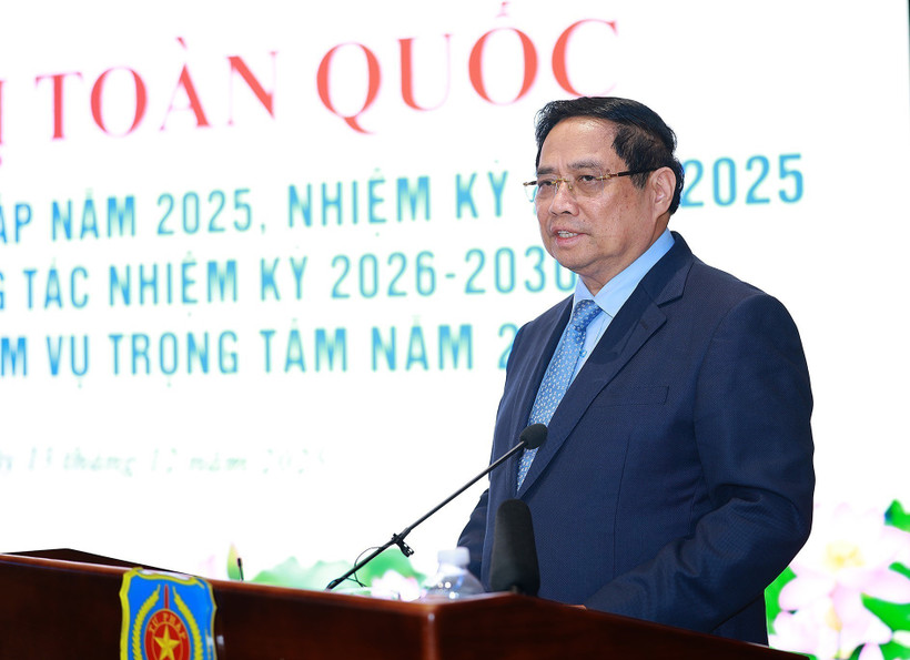 Le Premier ministre Pham Minh Chinh à la Conférence nationale visant à dresser le bilan des activités judiciaires pour la période 2021–2025. Photo: VNA