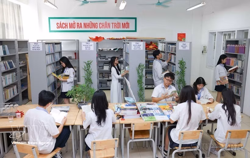 La bibliothèque du lycée Kim Lien. Photo: VNA