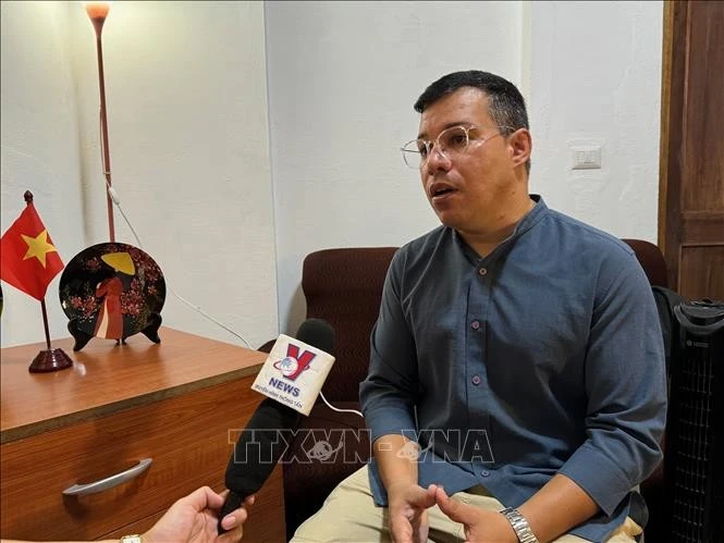 Le docteur Ruvislei González Sáez, chercheur principal au Centre cubain d'études de politique internationale (CIPI). Photo: VNA
