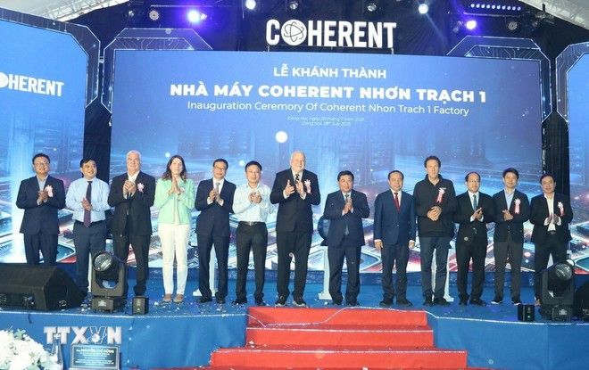 Cérémonie d'inauguration de l'usine Coherent Vietnam. Photo: VNA