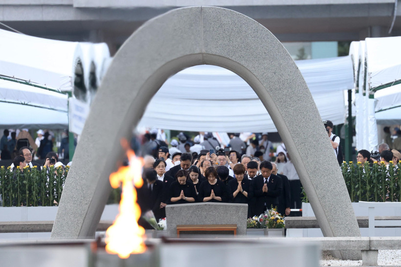 Cérémonie marquant le 80e anniversaire du bombardement atomique par les États-Unis sur la ville Hiroshima, au Japon, le 6 août 2025. Photo : Kyodo/VNA