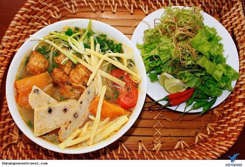 Le guide Michelin classe Da Nang parmi les dix destinations gastronomiques passionnantes à explorer en 2025