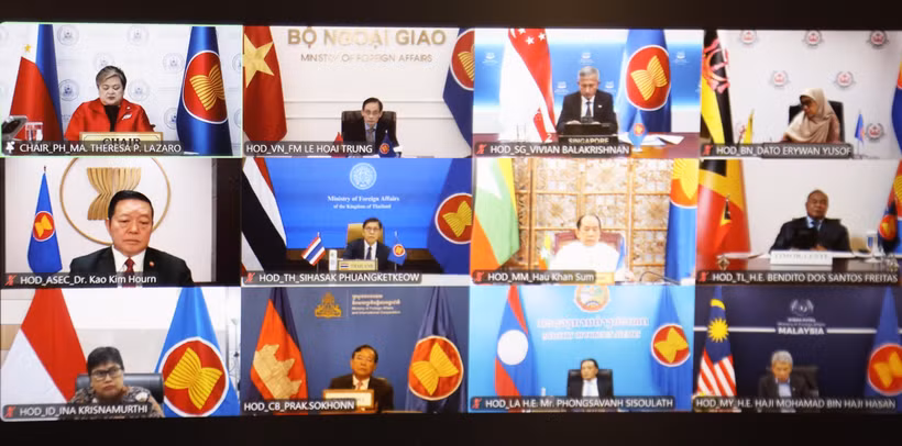 Les ministres des Affaires étrangères de l’ASEAN ont tenu leur deuxième réunion spéciale par visioconférence. Photo: VNA